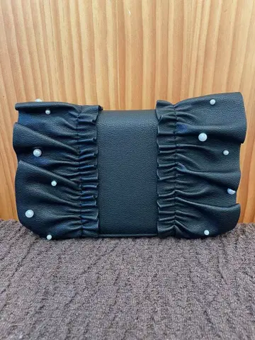 프릴 펄 장식 블랙 월렛 숄더백