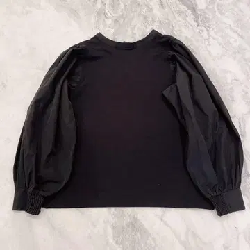 URBAN RESEARCH 블랙 벌룬 슬리브 긴팔 상의 이소재