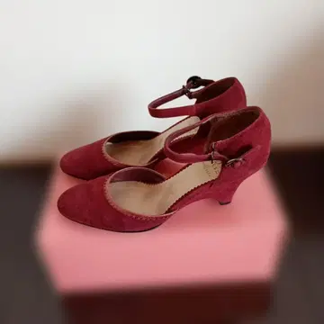 빨간색 앵클 스트랩 하이힐