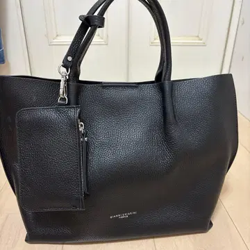 GIANNI CHIARINI 블랙 가죽 토트백