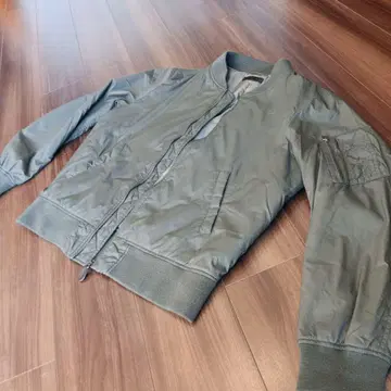 MA-1 스타일 자켓 올리브 그린