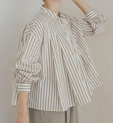 스트라이프 리본 플레어 블라우스