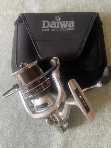 Daiwa TOUNAMENT SURF 35 스피닝 릴