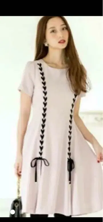 플레어 실루엣 리본 포함 원피스 핑크