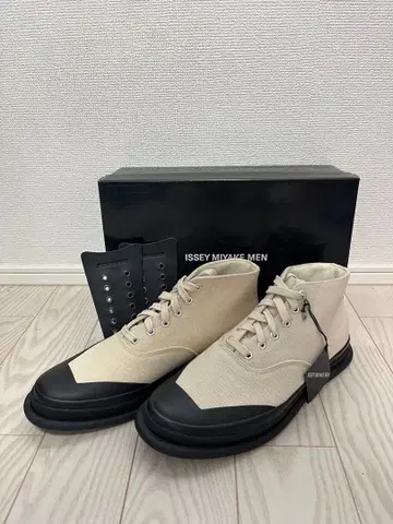 ISSEY MIYAKE MEN 하이컷 스니커즈