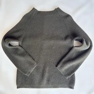 새상품급 MARGARET HOWELL 보틀넥 스웨터 울 사이즈 II