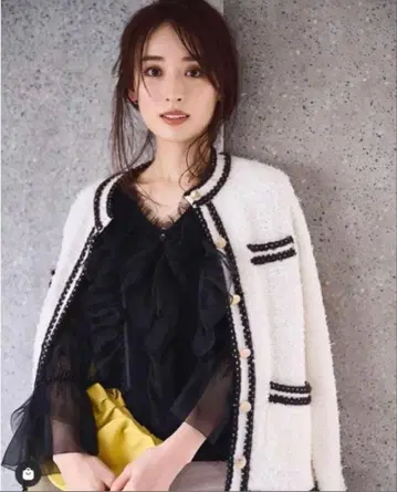 아르페쥬 스토리 시어 프릴 니트