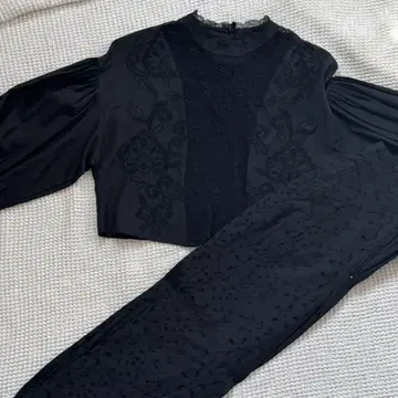 zara 블랙 자수 셋업