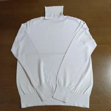 에부르 ebure 라이트 실크 코튼 하이넥 니트