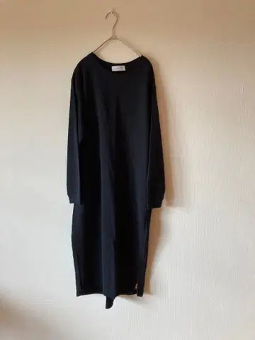 맨투맨 긴팔 슬릿 원피스 블랙 집업