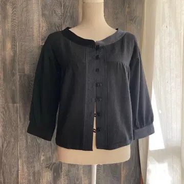 MOSCHINO 새상품급 자켓 니트 소재 숏 기장 7부 소매 블랙