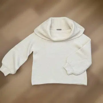 Doux archives 아이보리 오프숄더 스웨터