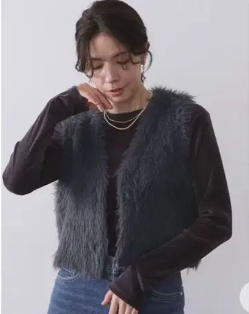 가격 인하 오파크 클립 샤기 니트 숏 베스트