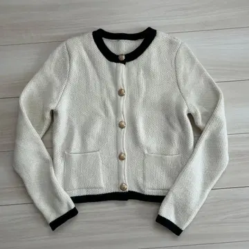 Zara 골드 버튼 니트 자켓