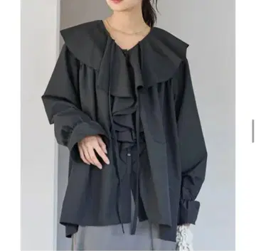 라비앙제 프릴 칼라 블라우스 블랙 프릴 달린 블랙 긴팔 블라우스