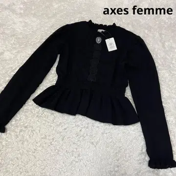 axes femme 엑시즈팜 카메오 장식 페플럼 니트 블랙