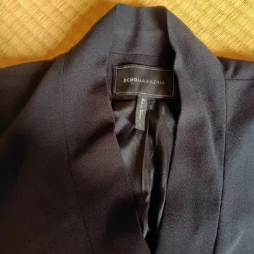 BCBGMAXAZRIA 블랙 노카라 자켓