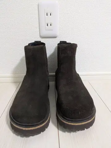 Birkenstock 다크 브라운 사이드 고어 부츠 스웨이드