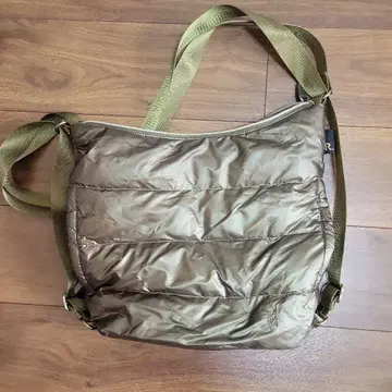 올리브 그린 숄더백