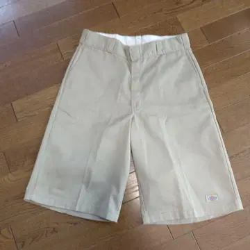 Dickies 베이지 치노 하프 팬츠