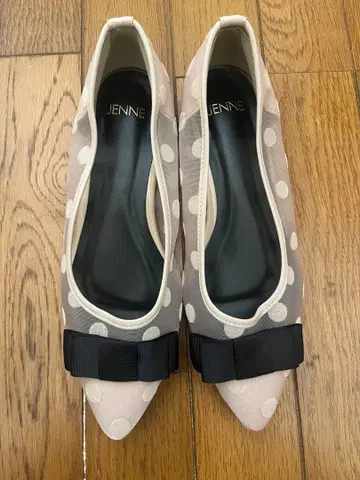 JENNE 도트 무늬 리본 포함 플랫슈즈 24.0