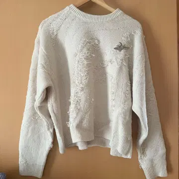 더블 자카드 추상 메탈 플레이트 데미지 니트