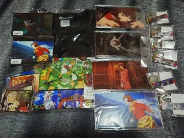 곤 사토시 감독 작품 파프리카 T셔츠 아크릴 스탠드 키링 등 세트