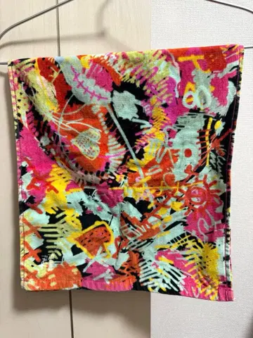 요네즈켄시 꽃 피는 떨어지는 타월