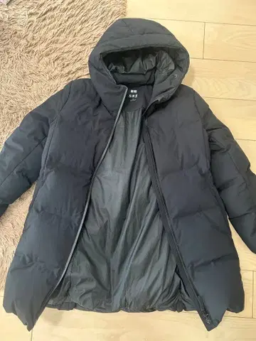 UNIQLO 심리스 다운 코트 M 블랙
