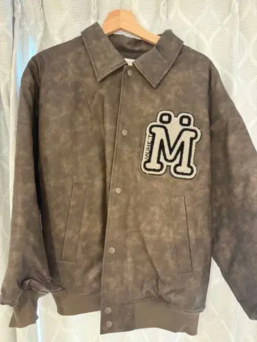 MUHET 브라운 바시티 자켓