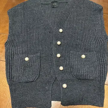 Spick and span 다크 그레이 니트 베스트 버튼 포함