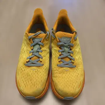 HOKA 러닝화 클리프톤