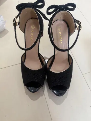 샤이니 라메 백리본 오픈토 캬바쿠라 힐 펌프스[12cm 힐]