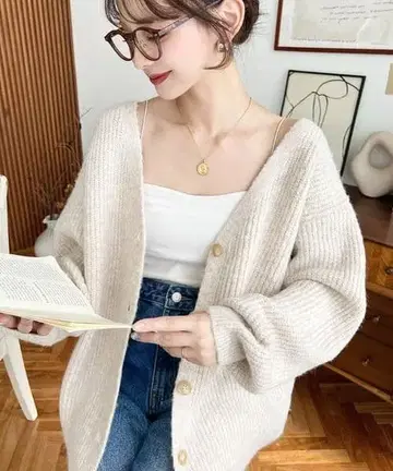 미사용 새상품 moment+ V넥 루즈 MIX 니트 가디건