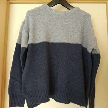 바이컬러 긴팔 니트 스웨터