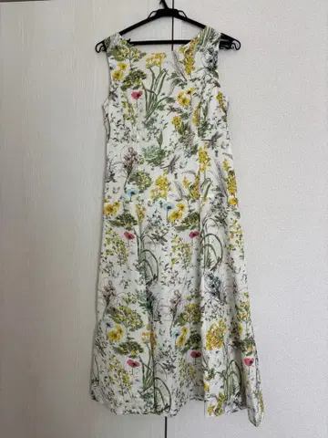 꽃무늬 슬리브리스 원피스 로라 애슐리