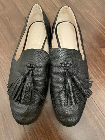 자라 태슬 로퍼