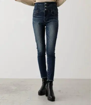 [새상품급] AZUL BY MOUSSY 하이웨스트 버튼 데님 스키니 S