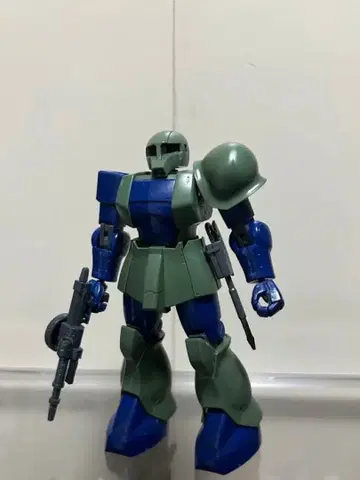 HG 1/144 자쿠1 조립 완료 건담 프라모델