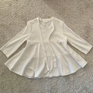 yori 플레어 실루엣 긴팔 셔츠