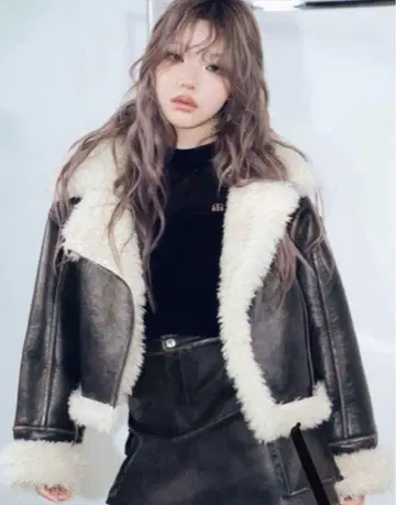 MURUA 빈티지 스타일 숏 페이크 무스탕