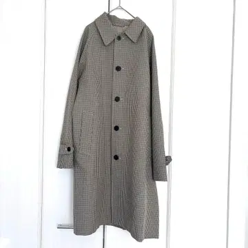 체크 무늬 트렌치코트