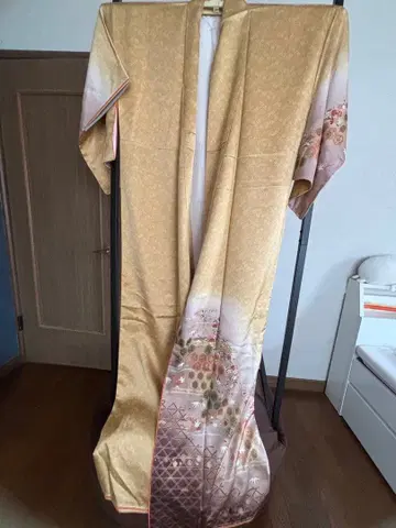 호몬기 골드 컬러와 라이트 핑크 꽃 무늬