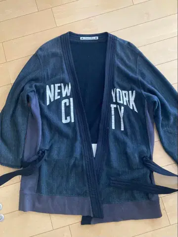 Sasquatch Fabric. NEW YORK CITY 가디건