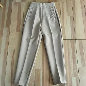 ZARA 하이웨스트 턱 팬츠 베이지