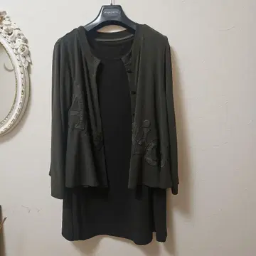 올리브색 긴팔 상의 La Saison