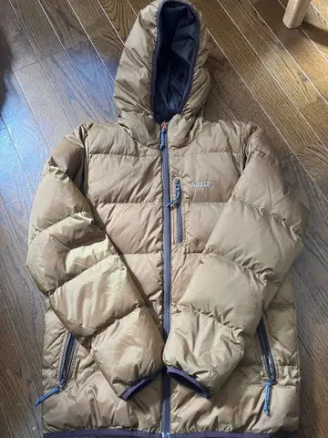 AIGLE 후드 부착 브라운 다운 자켓