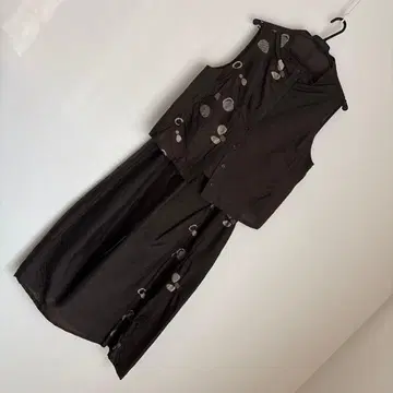 [새상품급] 센소유니코 지우 베스트 & 스커트 셋업 사이즈 40