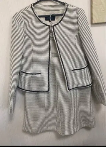 입학식에 딱 맞는 트위드 자켓과 스커트 2점 SET입니다.