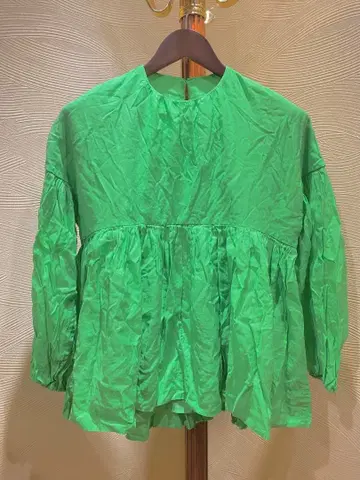 Mila Owen 그린 프릴 셔츠